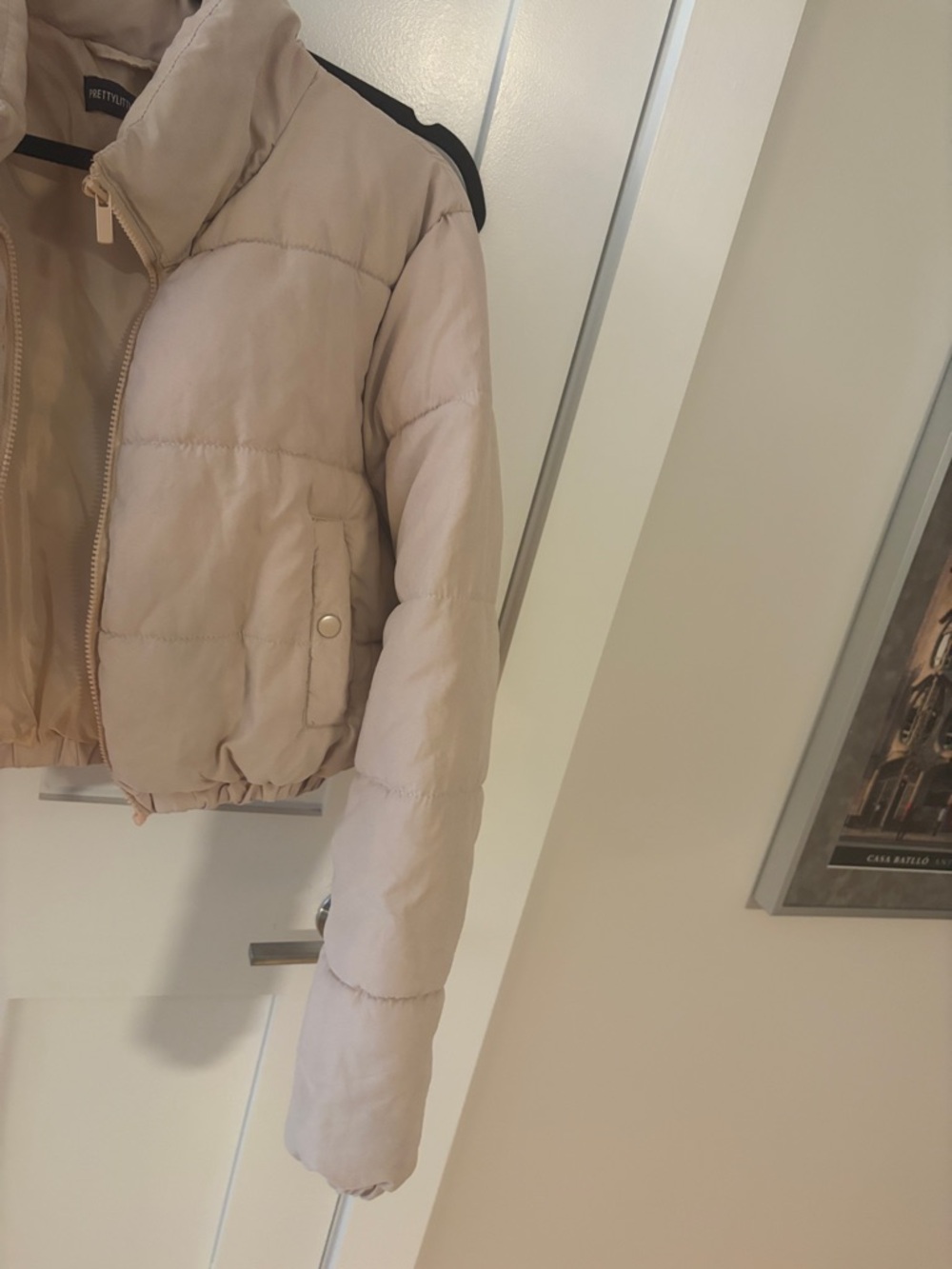 PrettyLittleThing Pale Pink Cropped Puffer Jacket - Picture 3 of 5